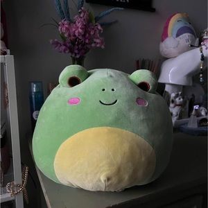 Flipable squishmallow!